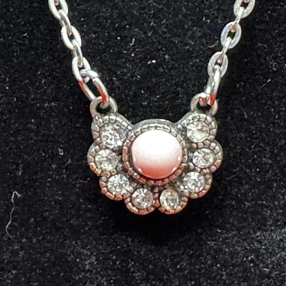 Silver Tone Necklace‎ With Pink Stone And Crystals